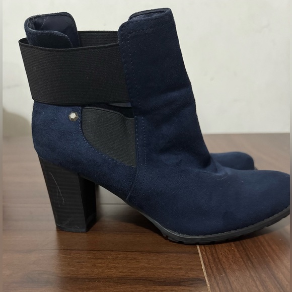 attention Shoes - Navy Blue Suede 3 in High Heel Boot, Attention size 8 with elastic bands & stud
